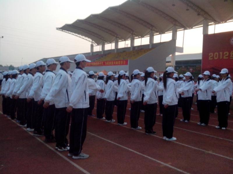 yl34511线路中心2012级新生军训系列报道之齐步走2.jpg yl34511线路中心